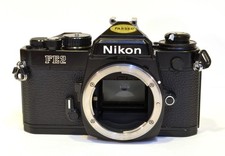 TRES BEAU  NIKON FE2 BLACK POUR FILM 35mm ARGENTIQUE FROM FRANCE