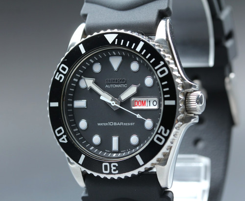 Presque comme neuve montre - [presque,