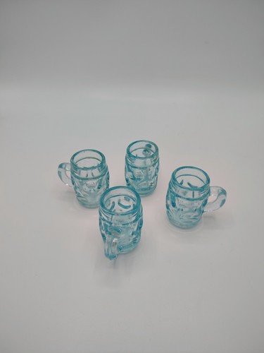 Anciens petits verres à - 4,