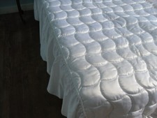 Ancien couvre lit synthétique