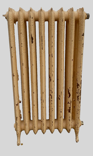 Radiateur ancien sur pieds - , a