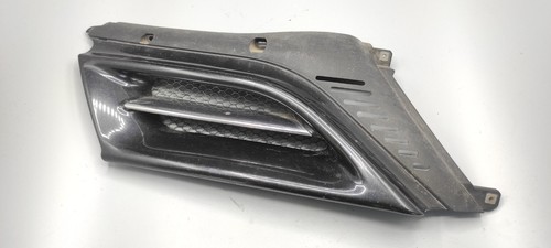 Grille supérieure avant