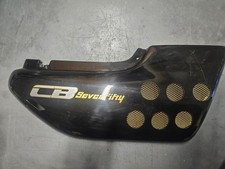 cache sous selle droit Honda