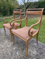 Paire de fauteuils anciens