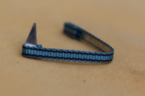 Fixe ruban rappel - , boutonnière