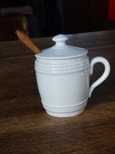 petit moutardier en porcelaine avec couvercle forme tonneau faïence de Gien