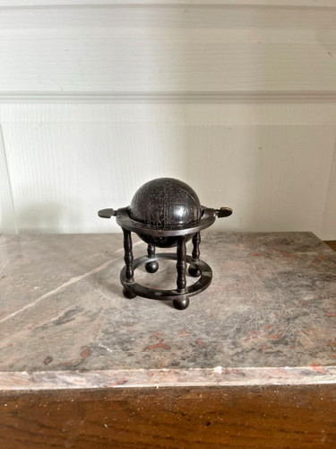 Ancien astrolabe globe - ancien,