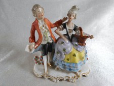 MAGNIFIQUE FIGURINE COUPLE SCENE GALANTE EN PORCELAINE ALLEMANDE