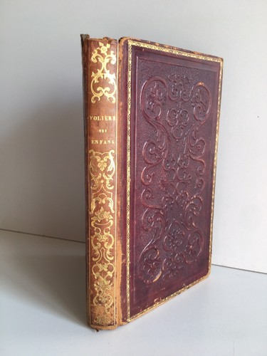 Espeisse volière des - volière,