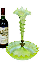 Rare 1950s Uranium Glass Centerpiece Vase pique fleur 