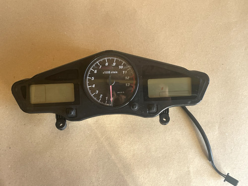Compteur complet honda - complet, vfr800
