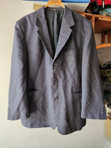 Costume bleu marine foncé