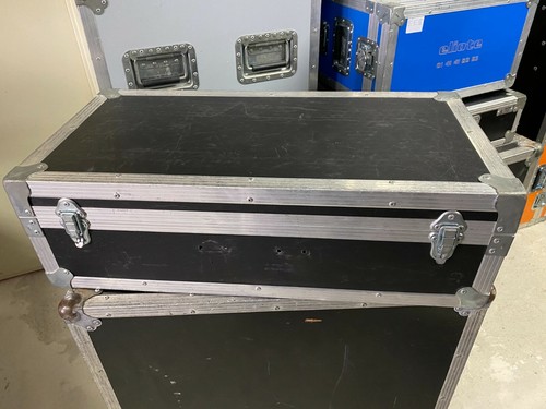 Flight case x 37 - :,