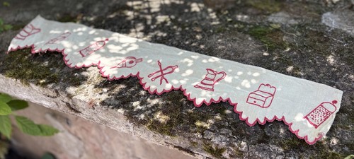 Broderie étagère cheminée - broderie,