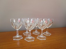 6 Grands  Verres à vin/ eau  taillé  en cristal d' Arques  ?   """"
