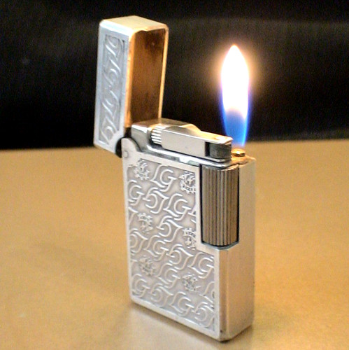 Briquet ancien le - ancien, *