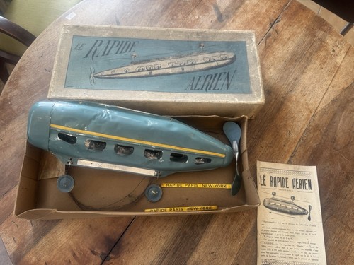 Rare ballon dirigeable - ballon, le
