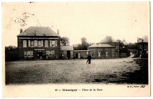 Fr02 wassigny place gare - place, cafe