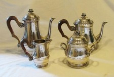 THE CAFE METAL SILVER SERVICE COFFEE POT TEAPOT POT MILK SUGAR BOWL 19th Century 