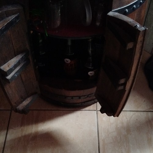Bar tonneau avec plateau - bar,