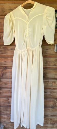 Superbe robe des années 1940