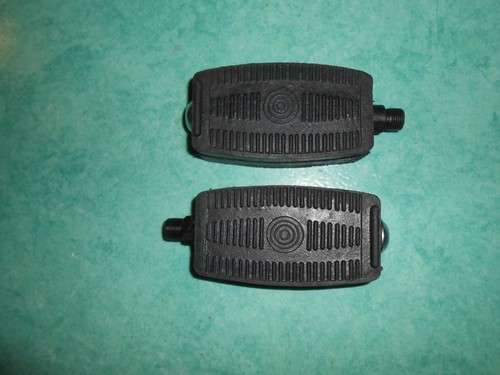 Paire pédales type - , solex