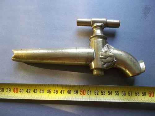 Ancien grand robinet - , de