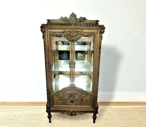 Une grande vitrine - , en