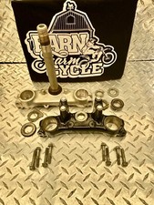 1986 1987 Honda  Xr600 XR600R fork clamps triple trees OEM