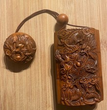 Inro en bois précieux