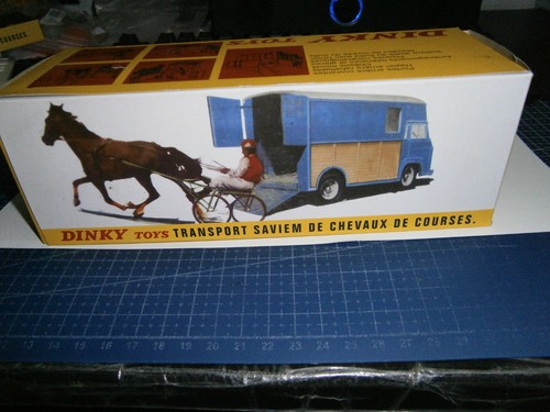 Boite dinky toys - boite,