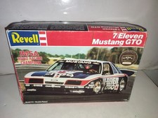MAQUETTE REVELL 7153 - 1/25 - 7/ELEVEN MUSTANG GTO - COMPLET