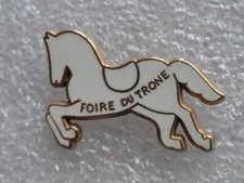 PIN S HORSE RIDING LA FETE DU TRONE