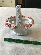 ANCIEN PANIER AVEC FLEURS