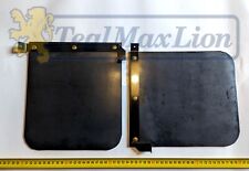 Jeu de deux bavettes avant