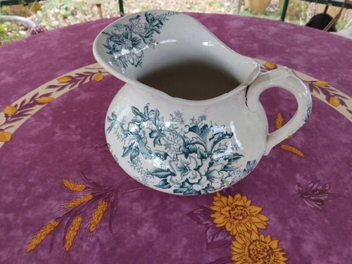 Broc toilette terre fer - de,