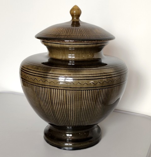 Magnifique grand pot couvert
