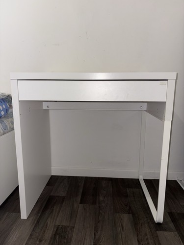 Bureau - ,