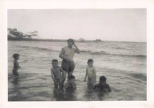 OLD PHOTOGRAPH ~1950 GUIANA OYAPOCK SMALL GROUP OF CHILDREN SWIMMING
