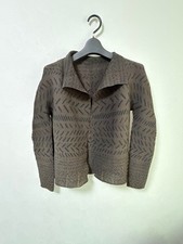 me by ISSEY MIYAKE Top Plissé