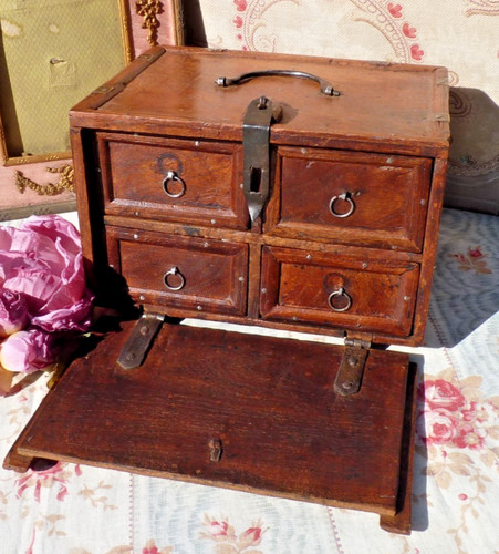 Ancien petit meuble - petit,