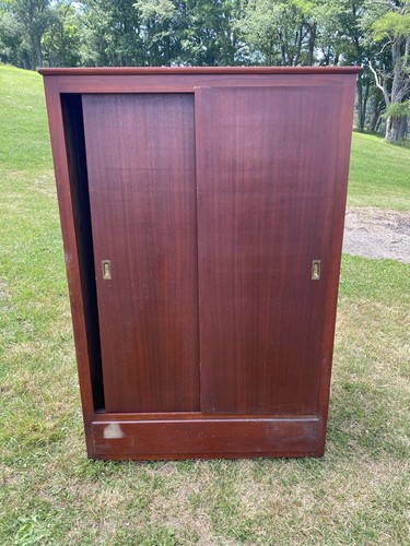 Armoire/Wardrobe