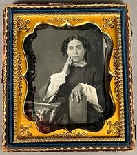 1/6 PLATE DAGUERREOTYPE OF WOMAN, HAND-TO-CHEEK POSE, SHARP IMAGE