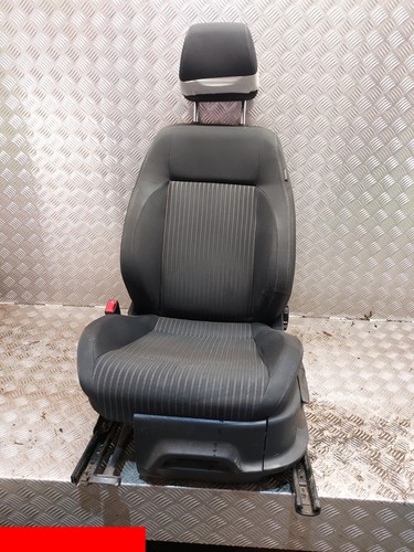 Siège avant gauche conducteur