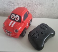 voiture télécommandée rouge