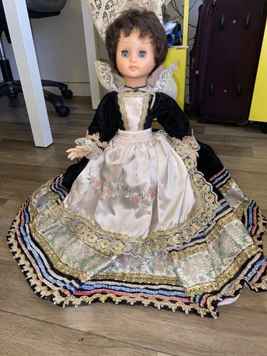 Poupée plastique fille - poupée,