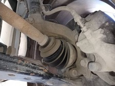 MOYEU DE ROUE AVANT GAUCHE /