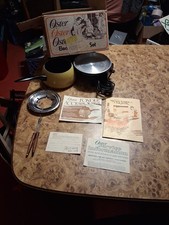 COMPLETE AND WORKING ELECTRIC FONDUE SET 701-01A (COVER WAS SOLD SEPARATELY)