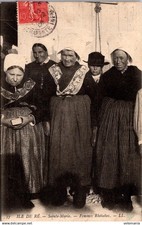 25787 postcard 17 Ile de Ré - stranded schooner