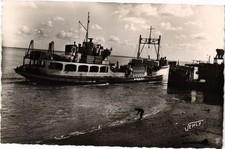 Old postcard St-BRÉVIN - Mindin - Arrival of the boat at the landing pontoon (242346)
